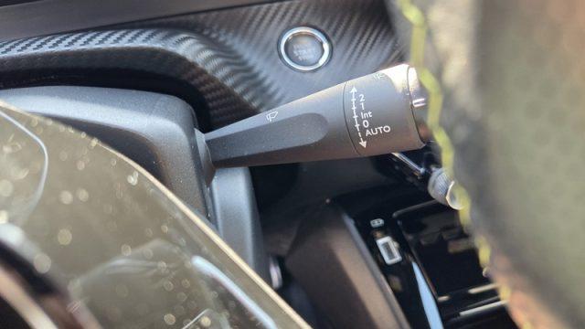 PEUGEOT 2008 BlueHDi 110 S&S GT PERMUTE OK NEOPATENTATI