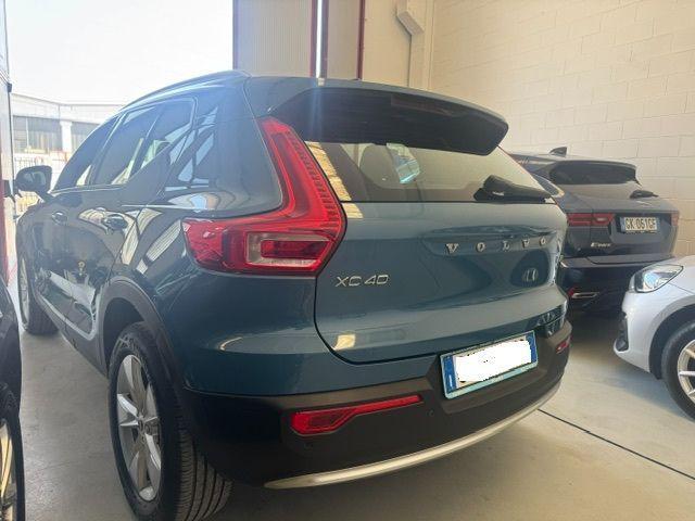 VOLVO XC40 B3 automatico Core