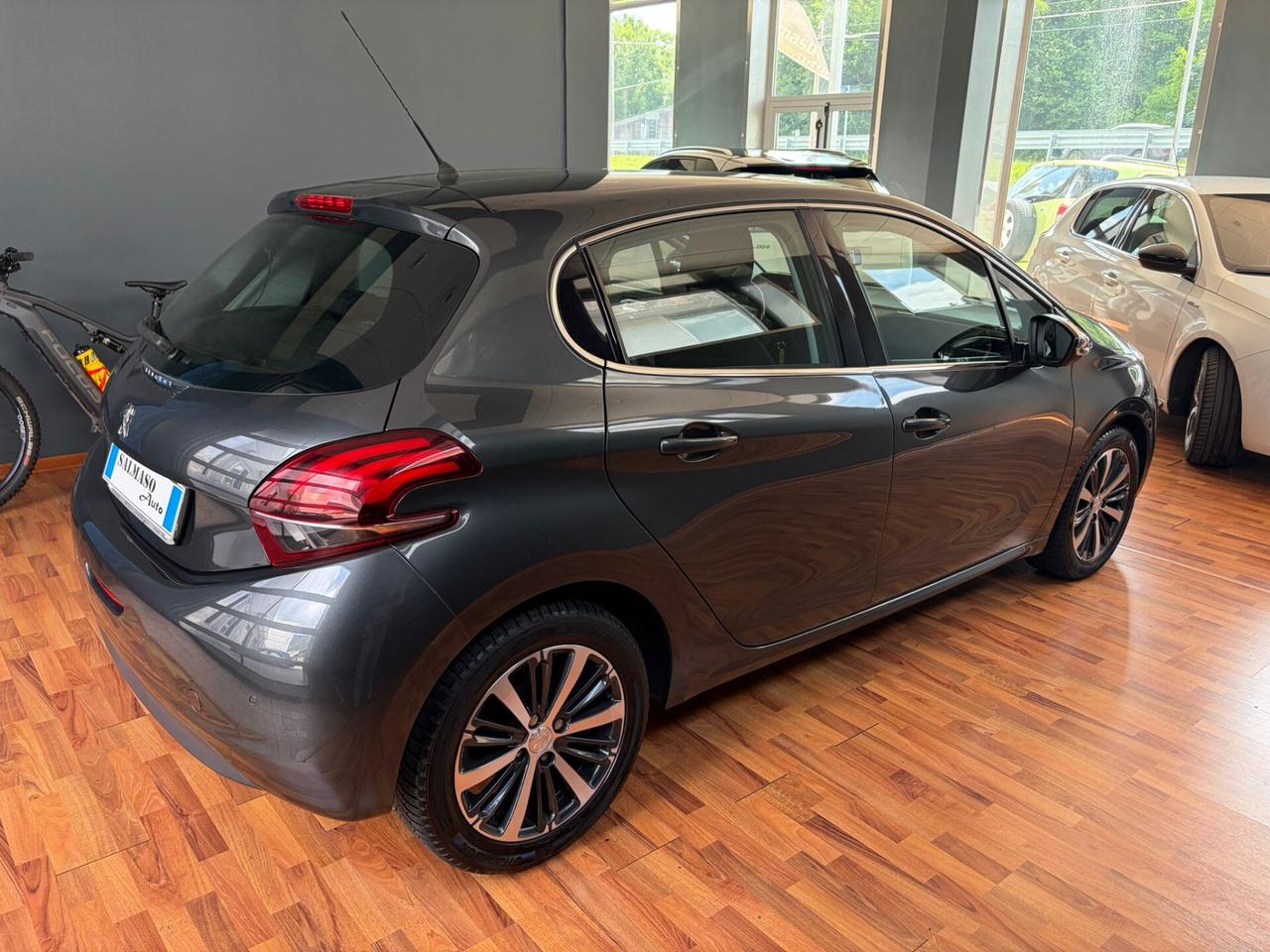 Peugeot 208 BlueHDi 75 5 porte Allure