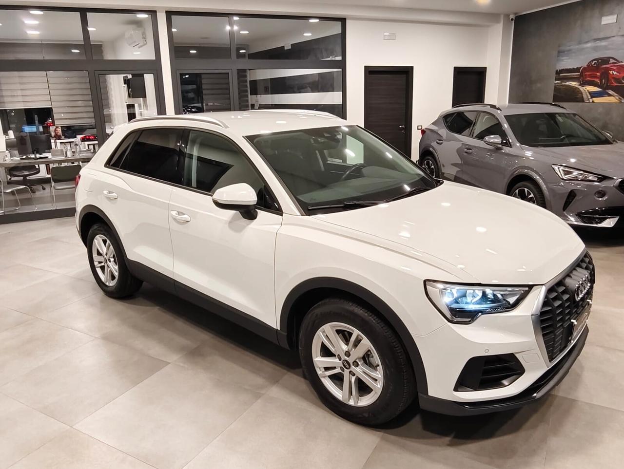 Audi Q3 35 TDI S tronic Business