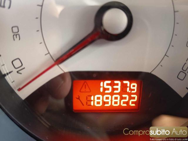 PEUGEOT 308 1.6 HDi 110CV 5p. Féline (6 Marce)