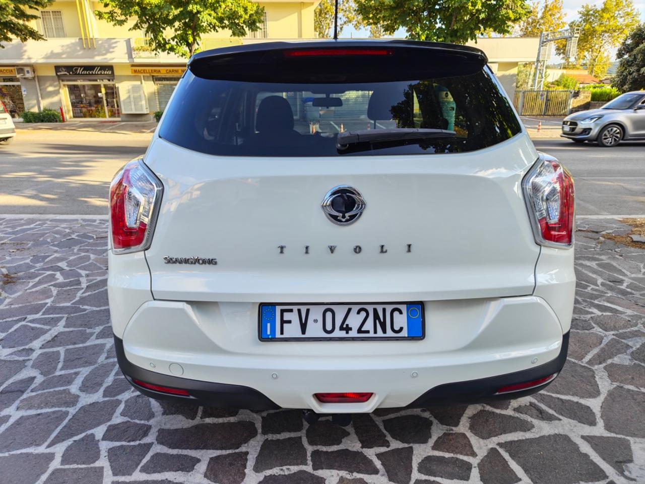 Ssangyong Tivoli 1.6d 2WD Juice Aut. + Gancio traino