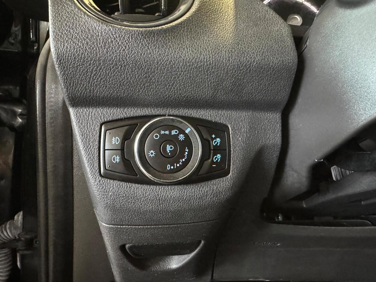 Ford Tourneo Courier 1.0 EcoBoost 100 CV Titanium