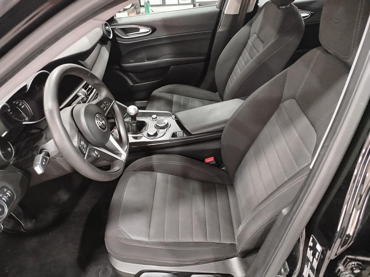 Alfa Romeo Giulia 2.2 Turbodiesel 150 CV Business Launch Edition