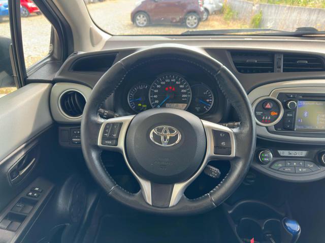 TOYOTA Yaris 1.5 5 POSTI IBRIDA OK NEOPATENTATI BI-COLOR