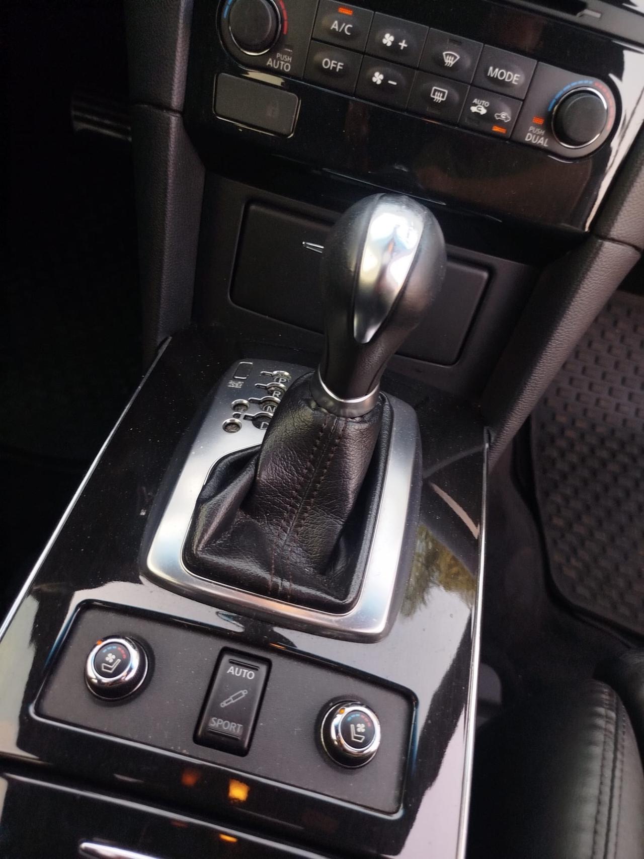 Infiniti QX70 3.0 diesel V6 AT S Premium