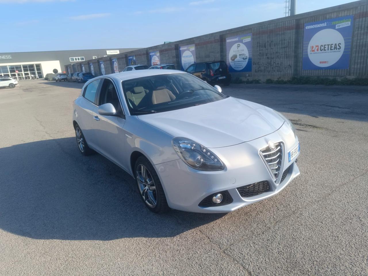 Alfa Giulietta 1.6 JTD 105cv passaggio compreso. .