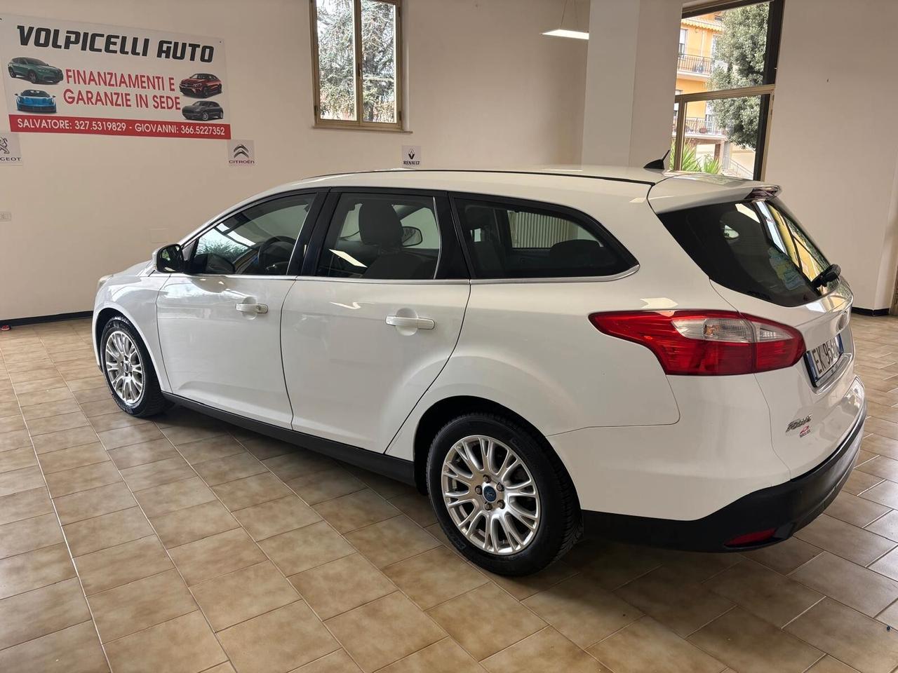 FORD FOCUS ANNO 2011 DS 1.6 ADATTA NEOPATENTATI KM 90 mila