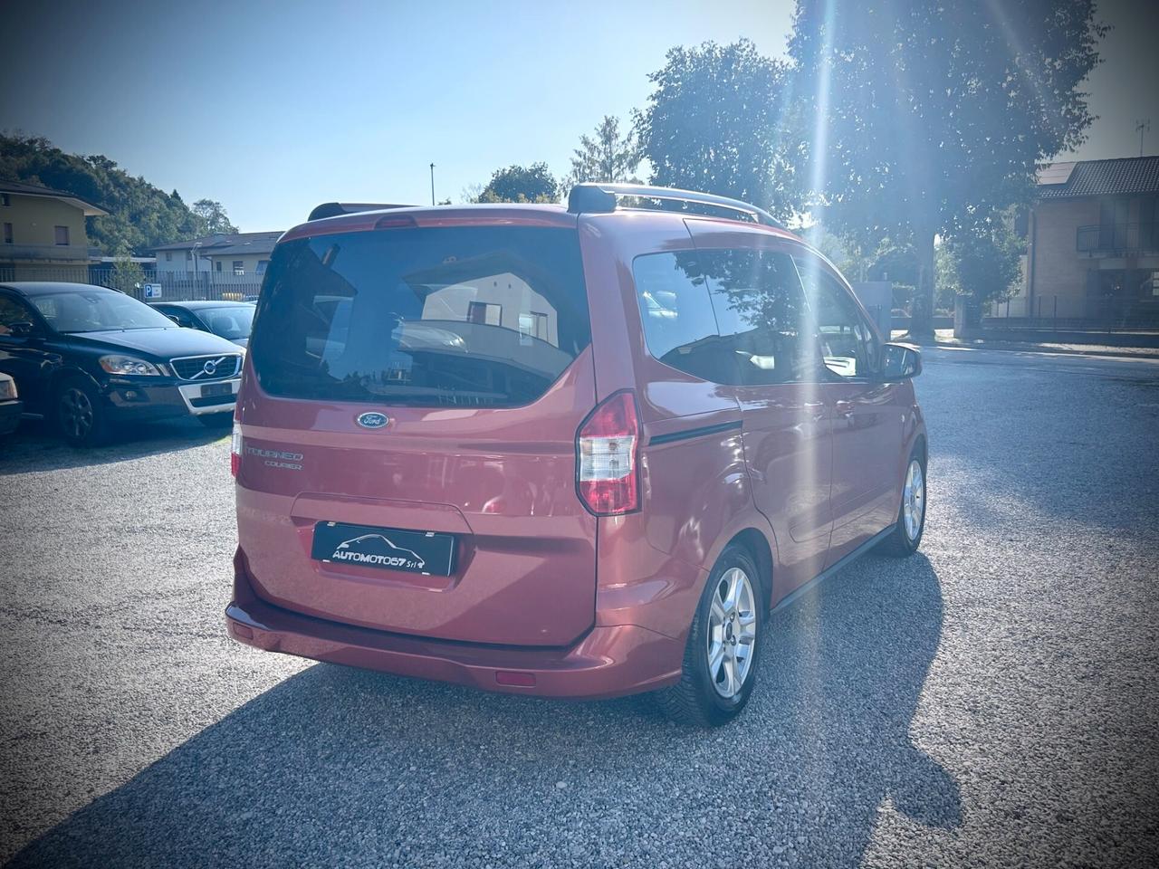 Ford Tourneo Courier 1.5 TDCI 75 CV