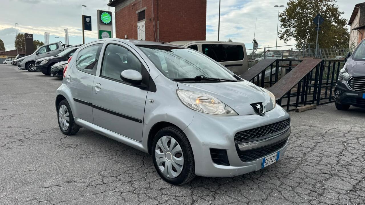 Peugeot 107 1.0 68CV 5p. Allure 2Tronic