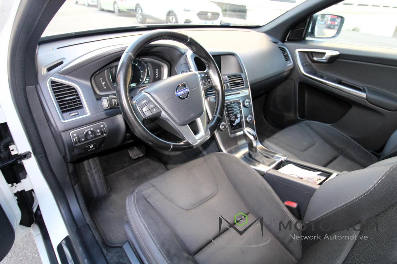 Volvo XC60 D3 Geartronic R-design Momentum