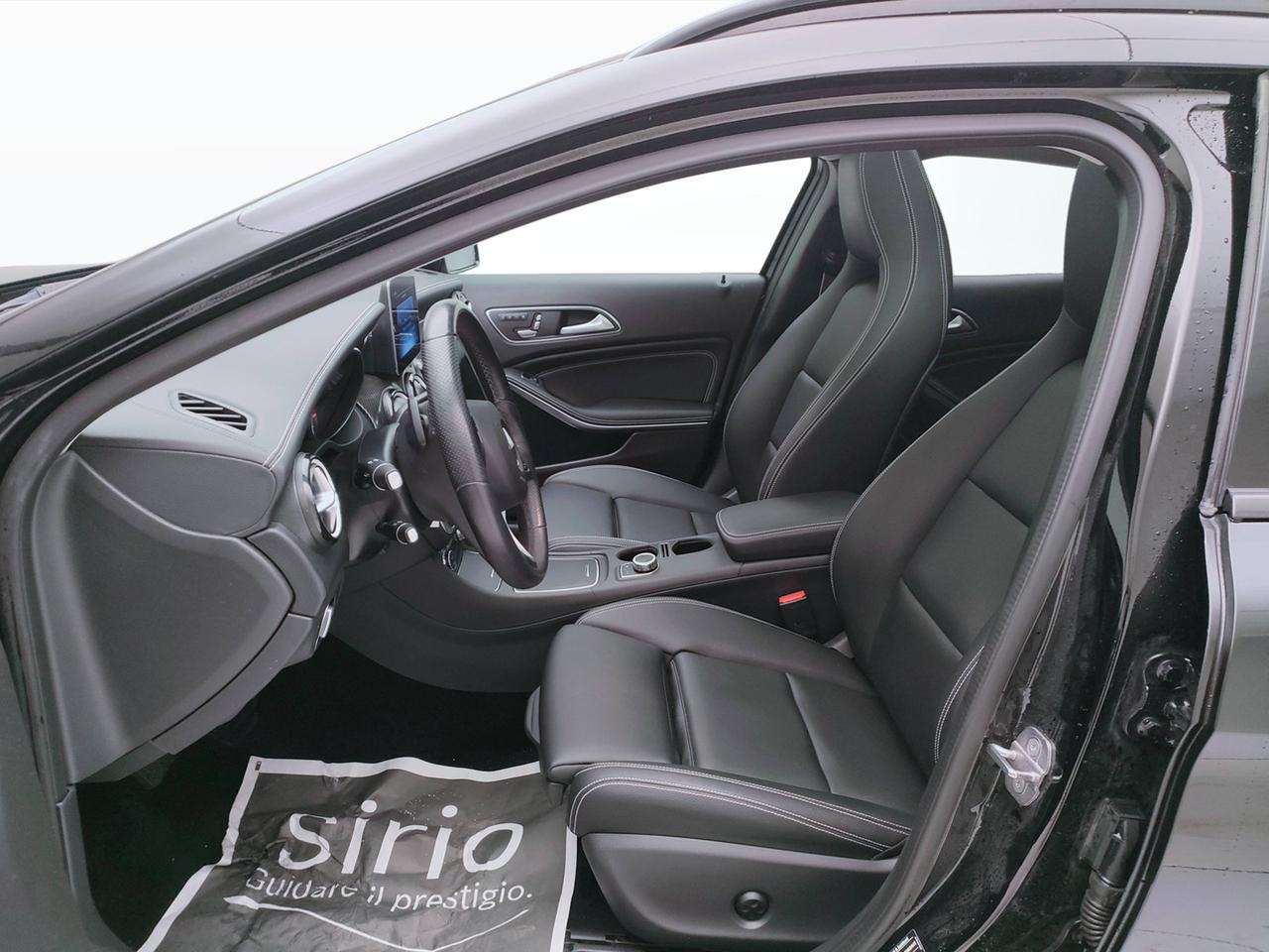 Mercedes-Benz GLA-X156 2017 - GLA 200 d Night Edition 4matic auto