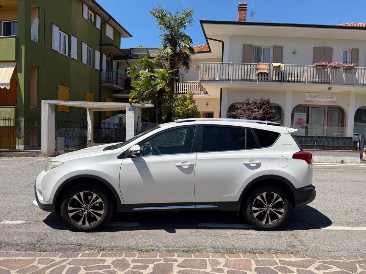 Toyota RAV 4 RAV4 2.2 D-CAT A/T 4WD Lounge