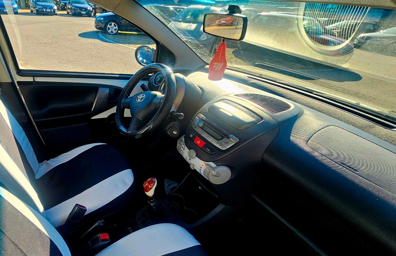 Toyota Aygo 1.0 12V VVT-i 5 porte Active Connect