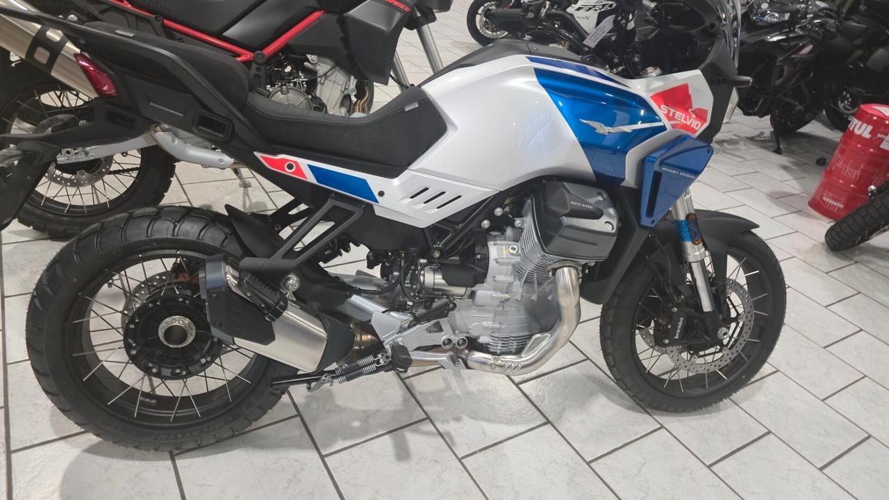 Moto Guzzi Stelvio 1000 TRIBUTE