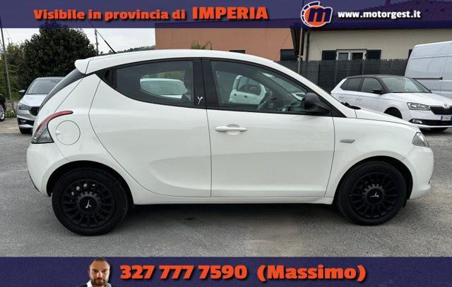 LANCIA Ypsilon 1.2 69 CV 5 porte NEOPATENTATI