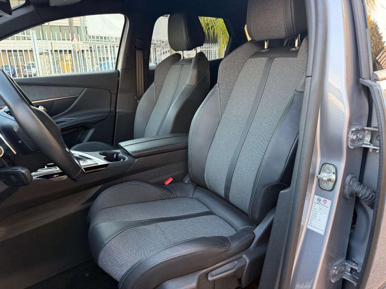 Peugeot 3008 BlueHDi 130 S&S EAT8 Allure Pack 2023