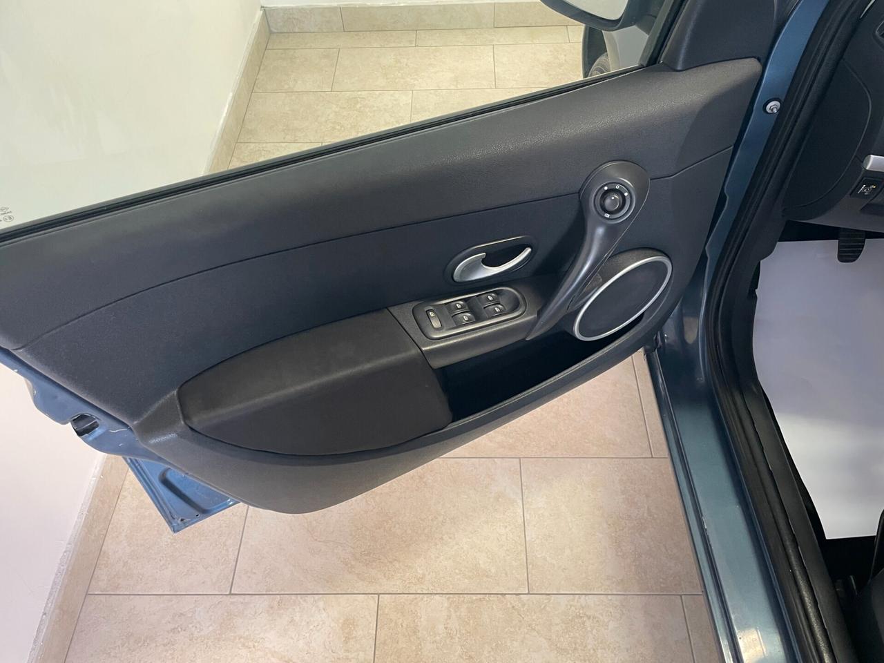 Renault Clio 1.2 GPL 5p Dynamique Distribuzione Tagliandata Neopatentati