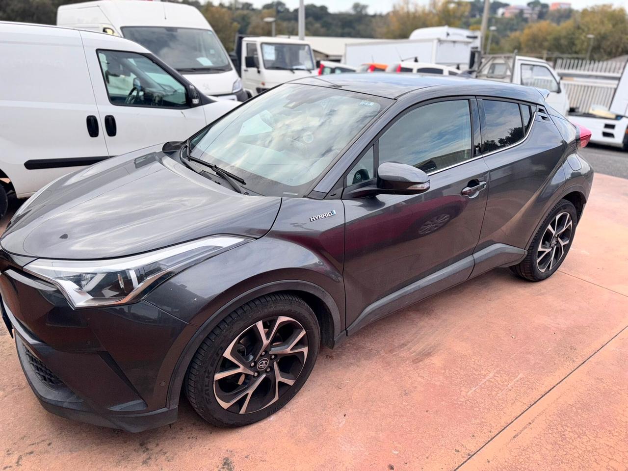 Toyota C-HR CHR 1.8 Hybrid E-CVT