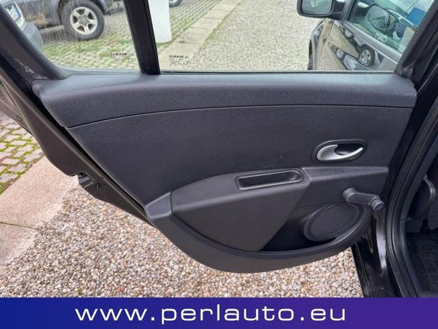 RENAULT Clio 1.2 16V 5 porte Le Iene