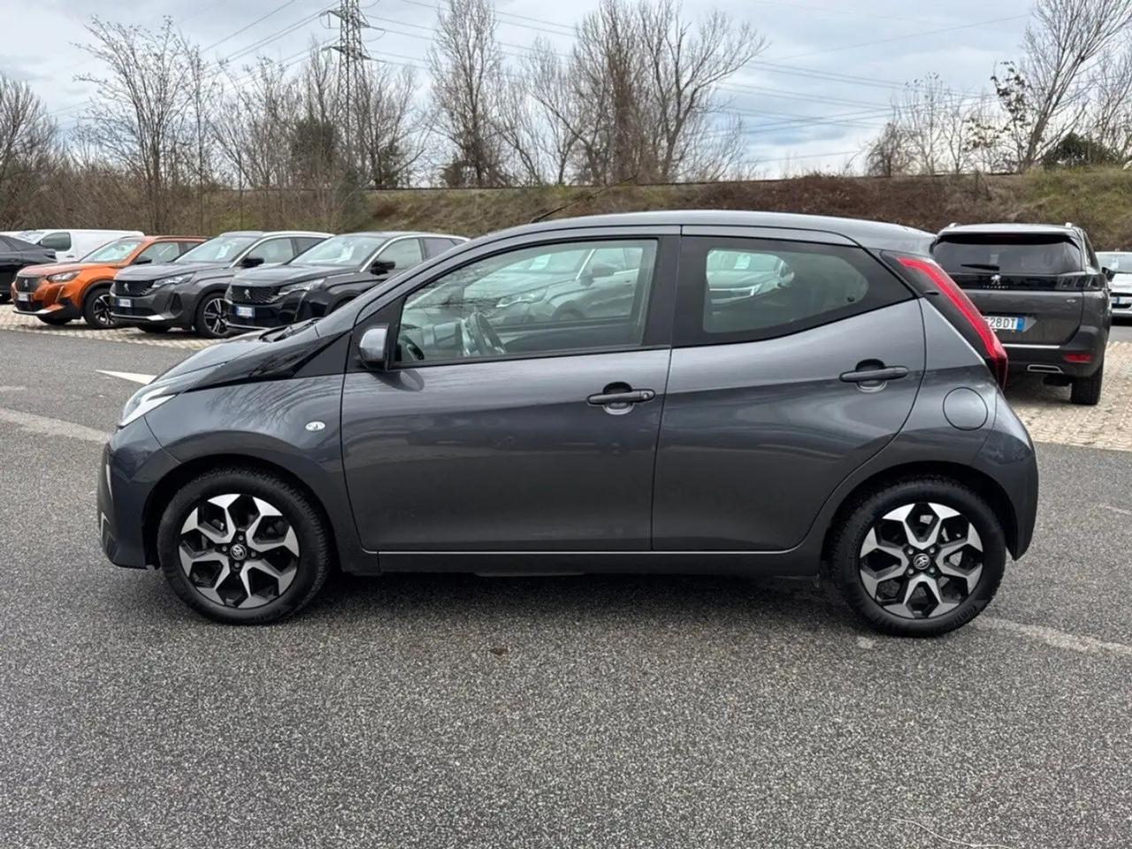 Toyota Aygo Connect 1.0 VVT-i 72 CV 5 porte x-fun