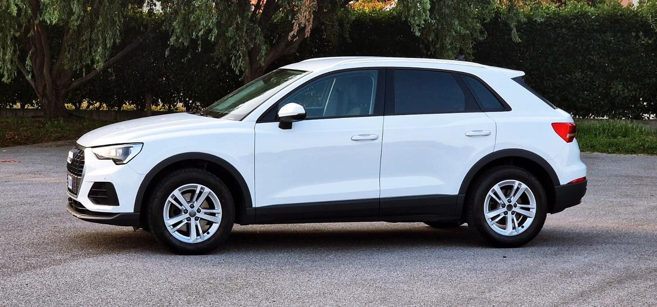 Audi Q3 35 TDI S tronic Business