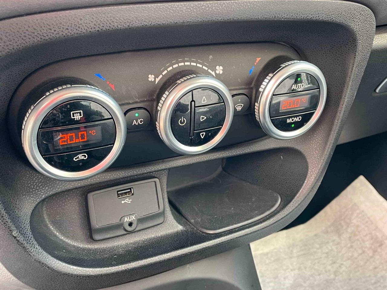 Fiat 500L Living 1.6 Multijet 105 CV Lounge 7 POSTI / NEOPATENTATI