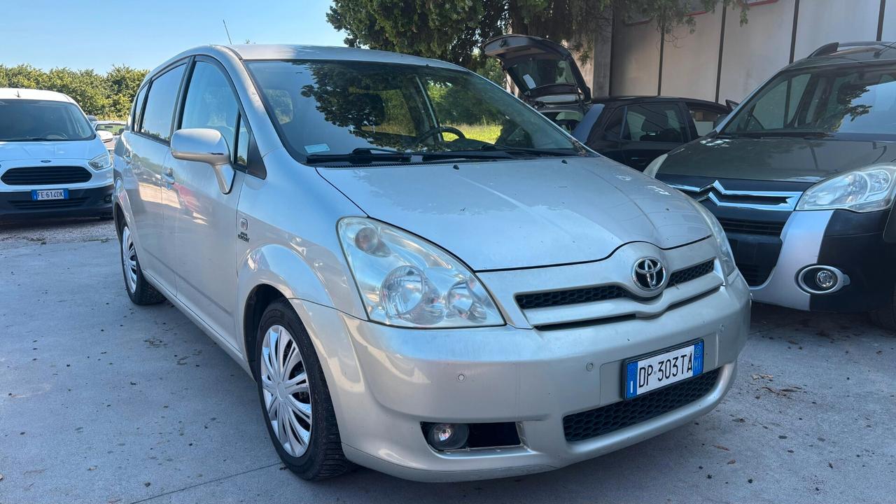Toyota Corolla Verso 2.2 16V D-4D Sol