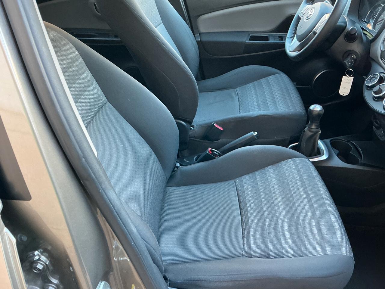 Toyota Yaris 1.0 5 porte Active