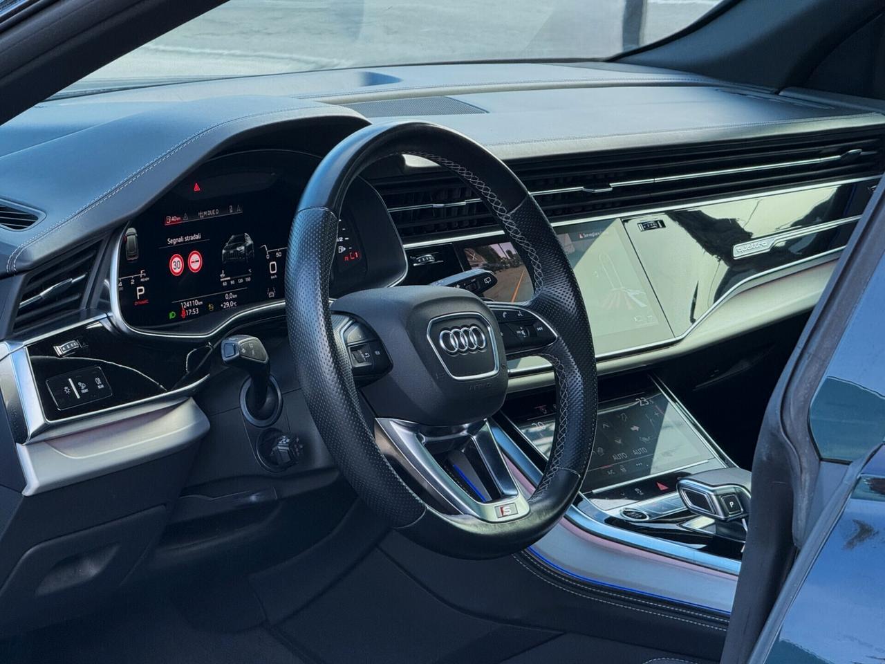 Audi Q8 50 TDI Quattro 286CV CARBONIO TETTO