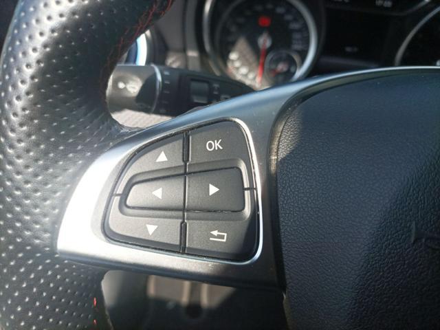 MERCEDES-BENZ A 200 Premium