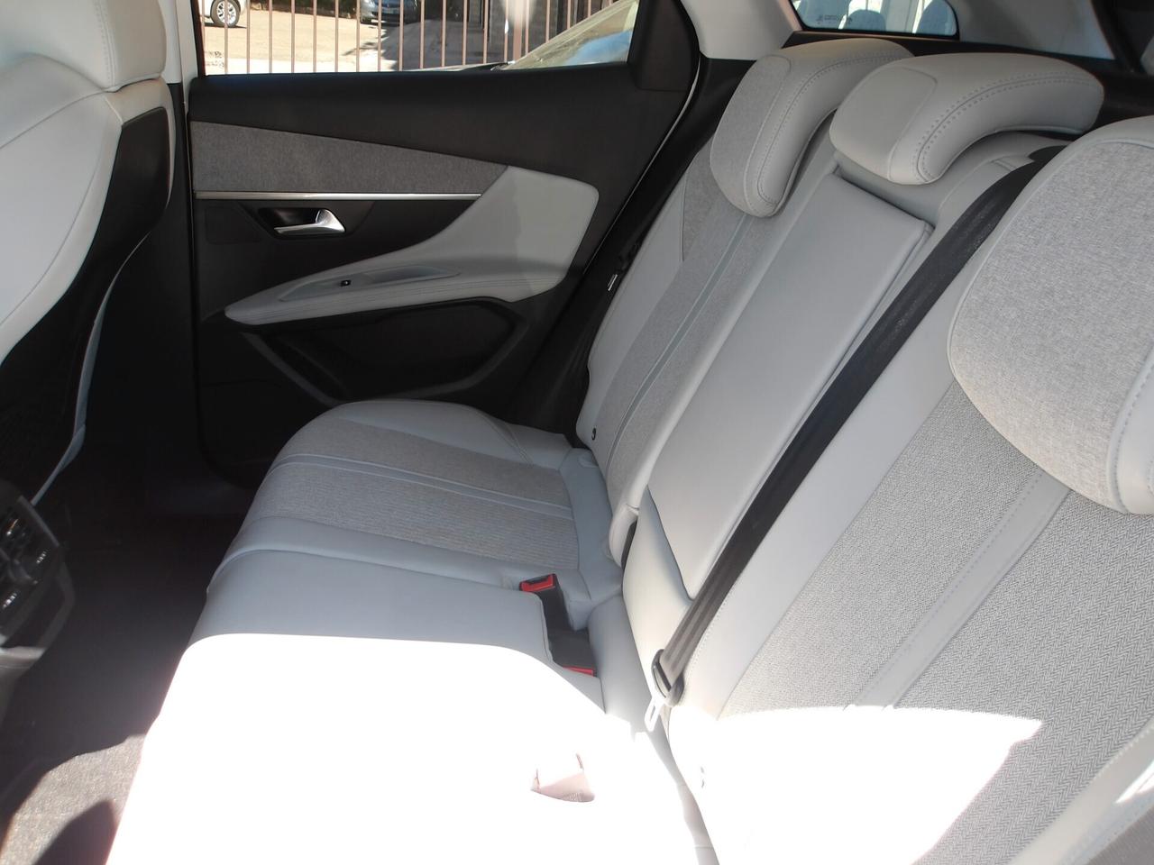 PEUGEOT 3008 1.6 BENZ-AUTO-RETROC-NAVI