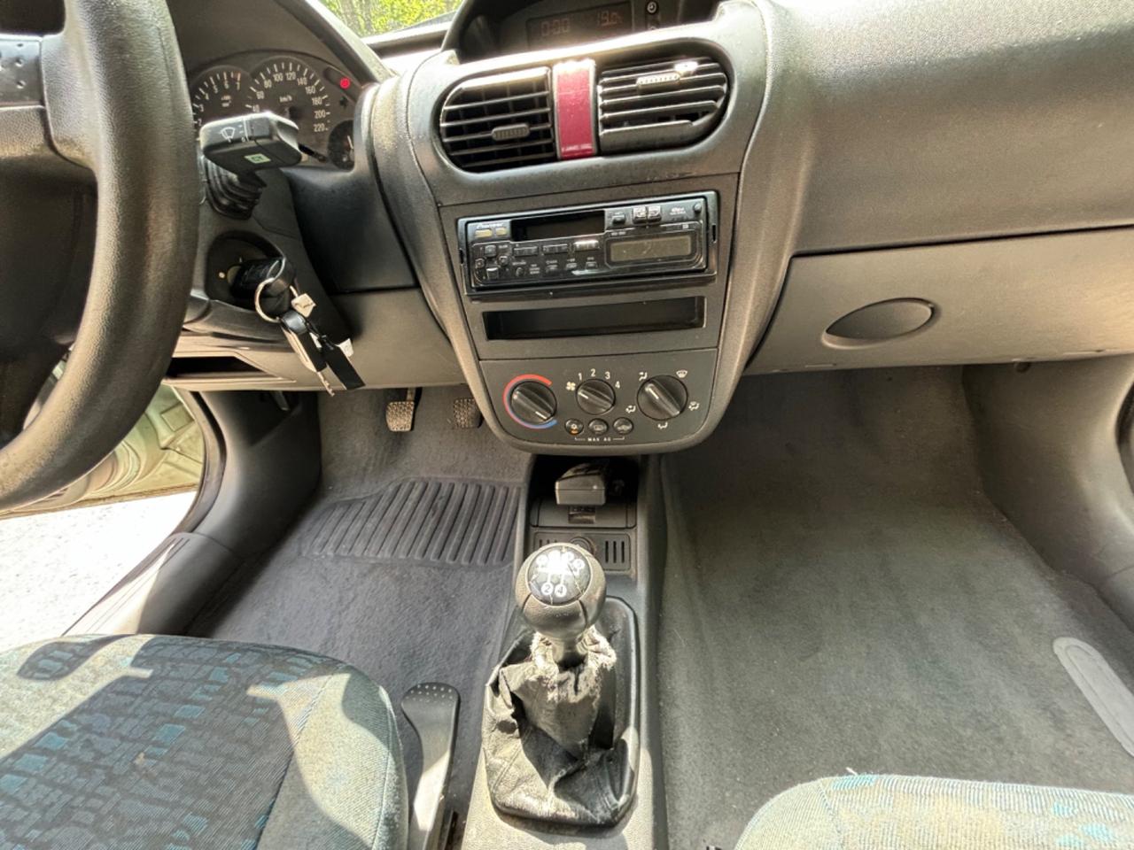 Opel Corsa 1.2i 16V cat 3 porte