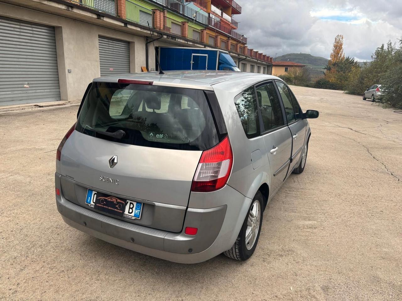 Renault Scenic Scénic 1.9 dCi 7 POSTI Luxe Dynamique