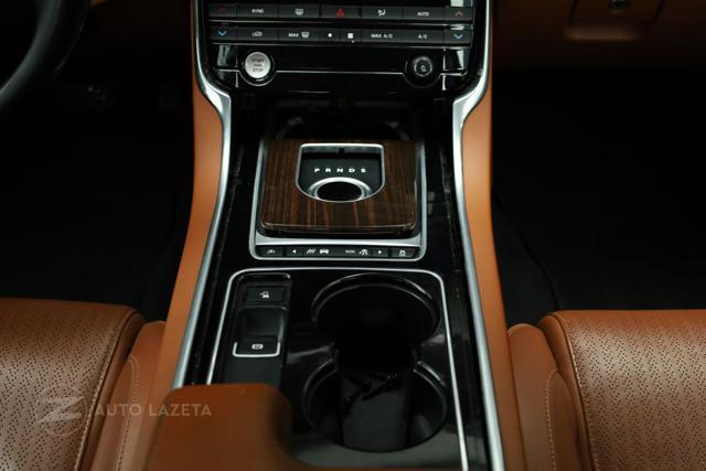 JAGUAR XE 2.0 D Turbo 180CV aut. CAMBIO ROTTO