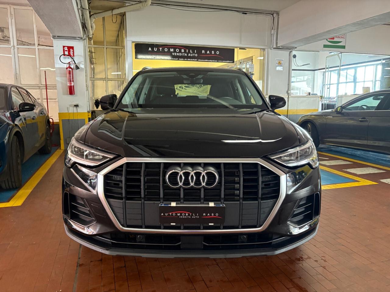 Audi Q3 45 TFSI e S tronic Business