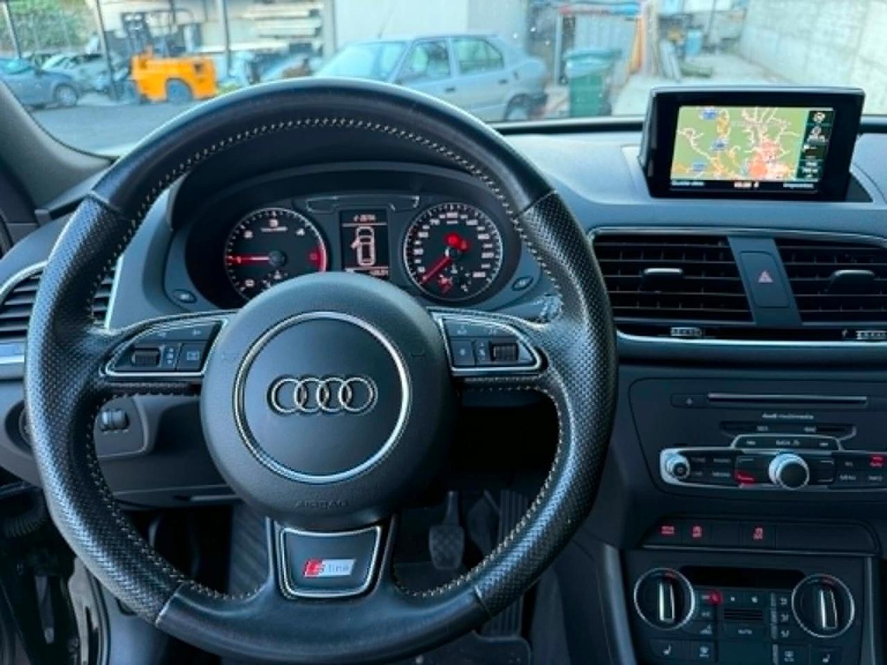 Audi Q3 2.0 TDI 150 CV S-LINE