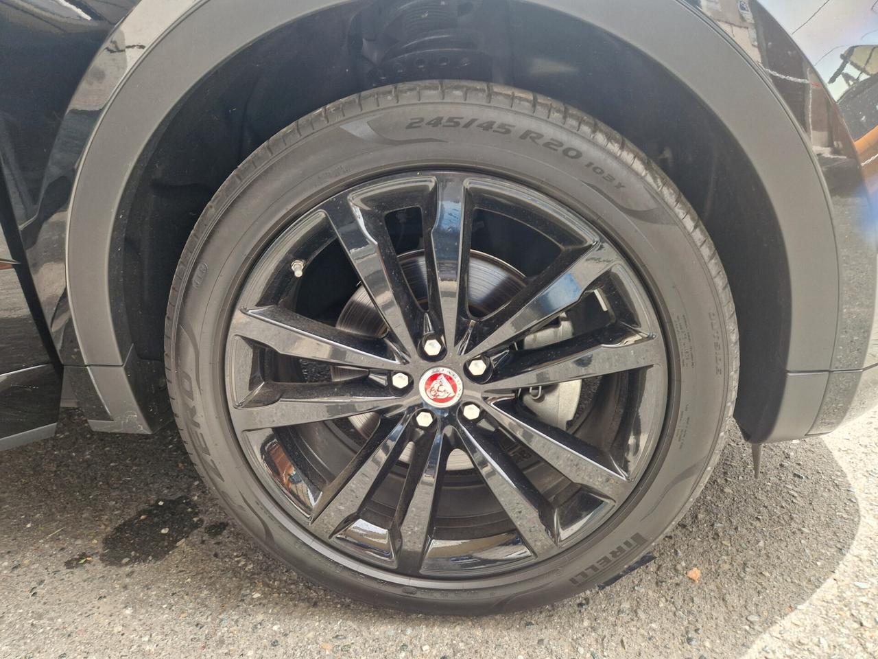 Jaguar E-Pace 2.0D 150 CV AWD aut. R-Dynamic 14.400 KM