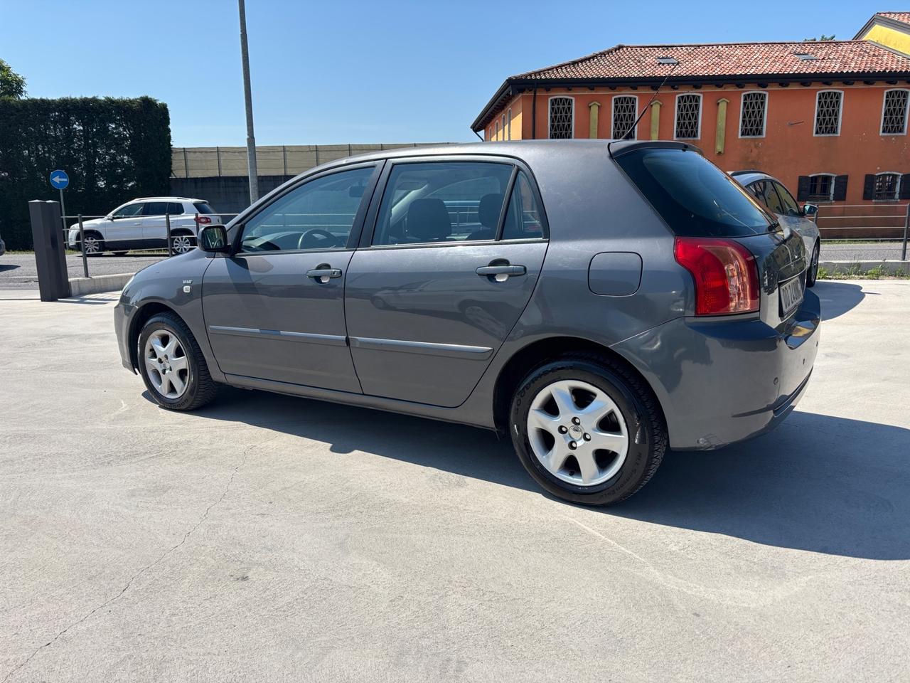 Toyota Corolla 1.4 D-4D M-MT 5 porte Sol ESP