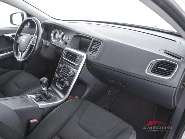 VOLVO V60 DRIVe Momentum