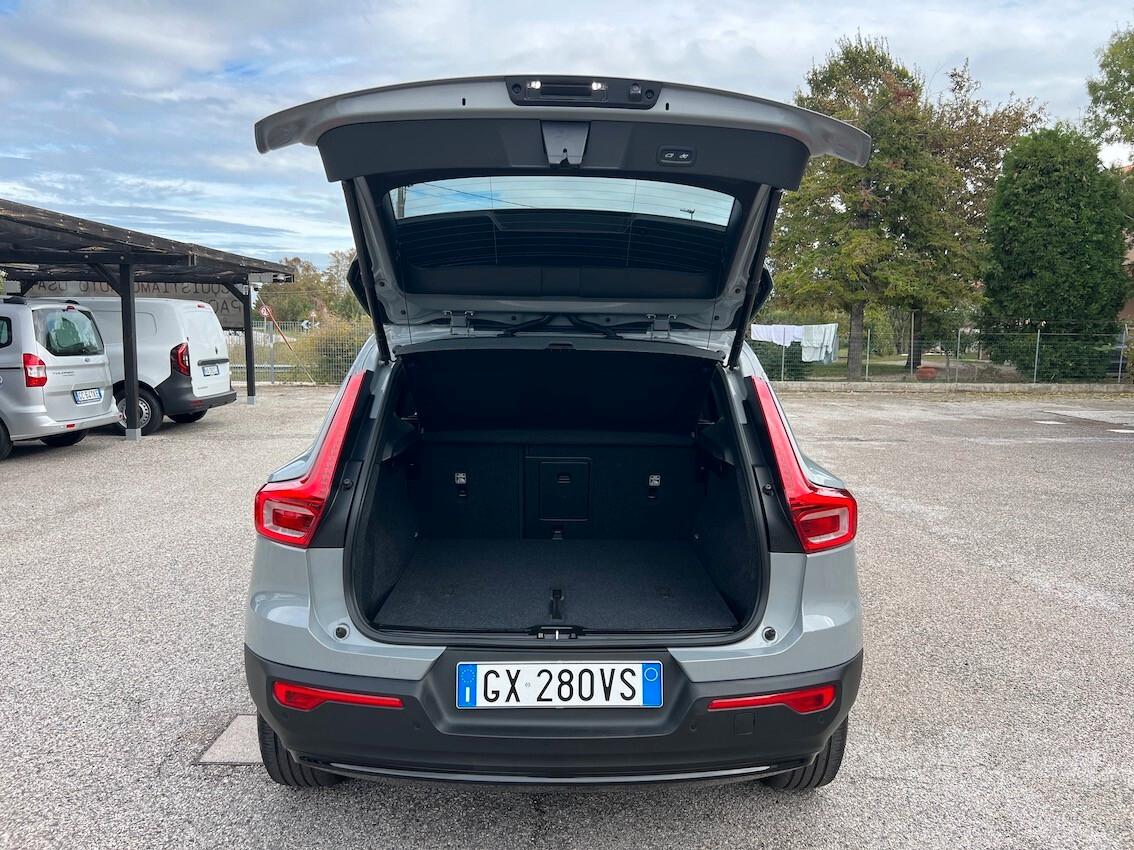 Volvo XC40 2.0 b3 Plus Black Edition auto - Tetto Apribile FULL OPTIONAL!!!