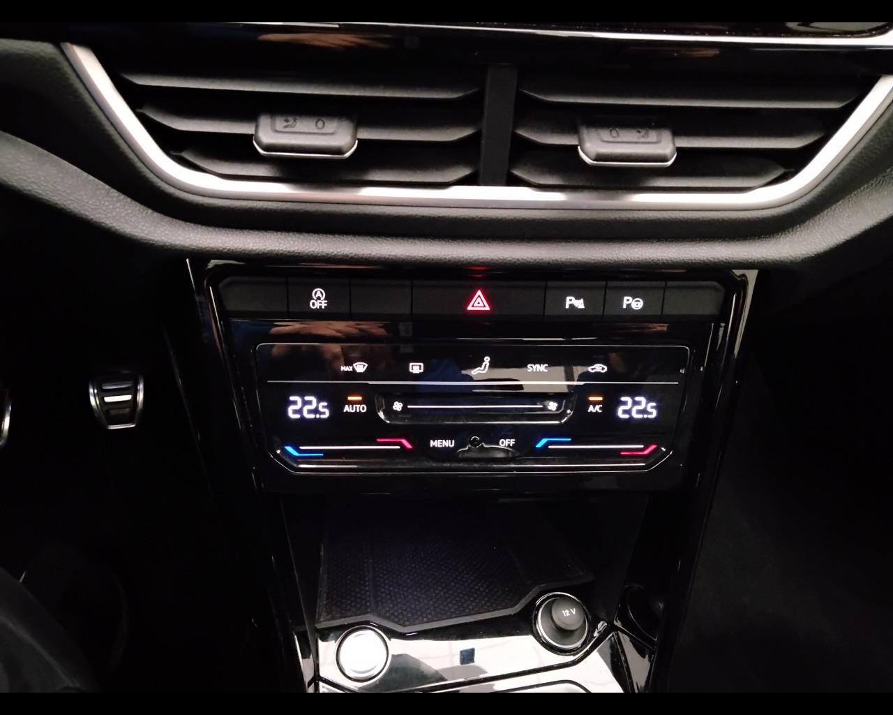 VOLKSWAGEN T-Roc I 2022 - T-Roc 1.0 tsi R-Line 110cv