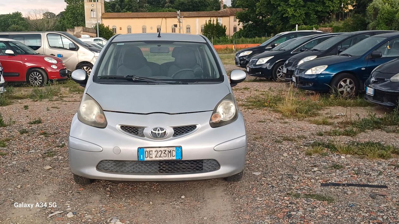 Toyota Aygo 1.0 12V VVT-i 5 porte Sol