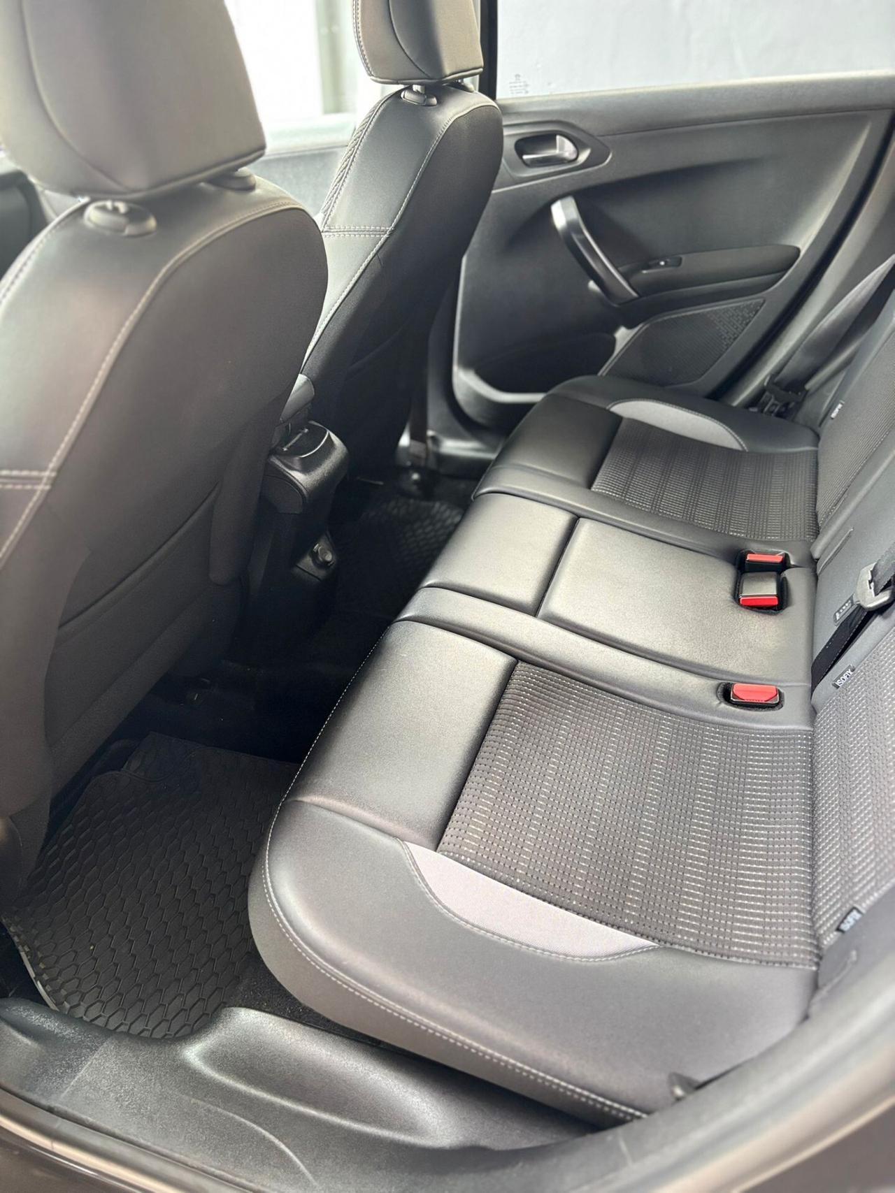 Peugeot 2008 BlueHDi 100 GT Line