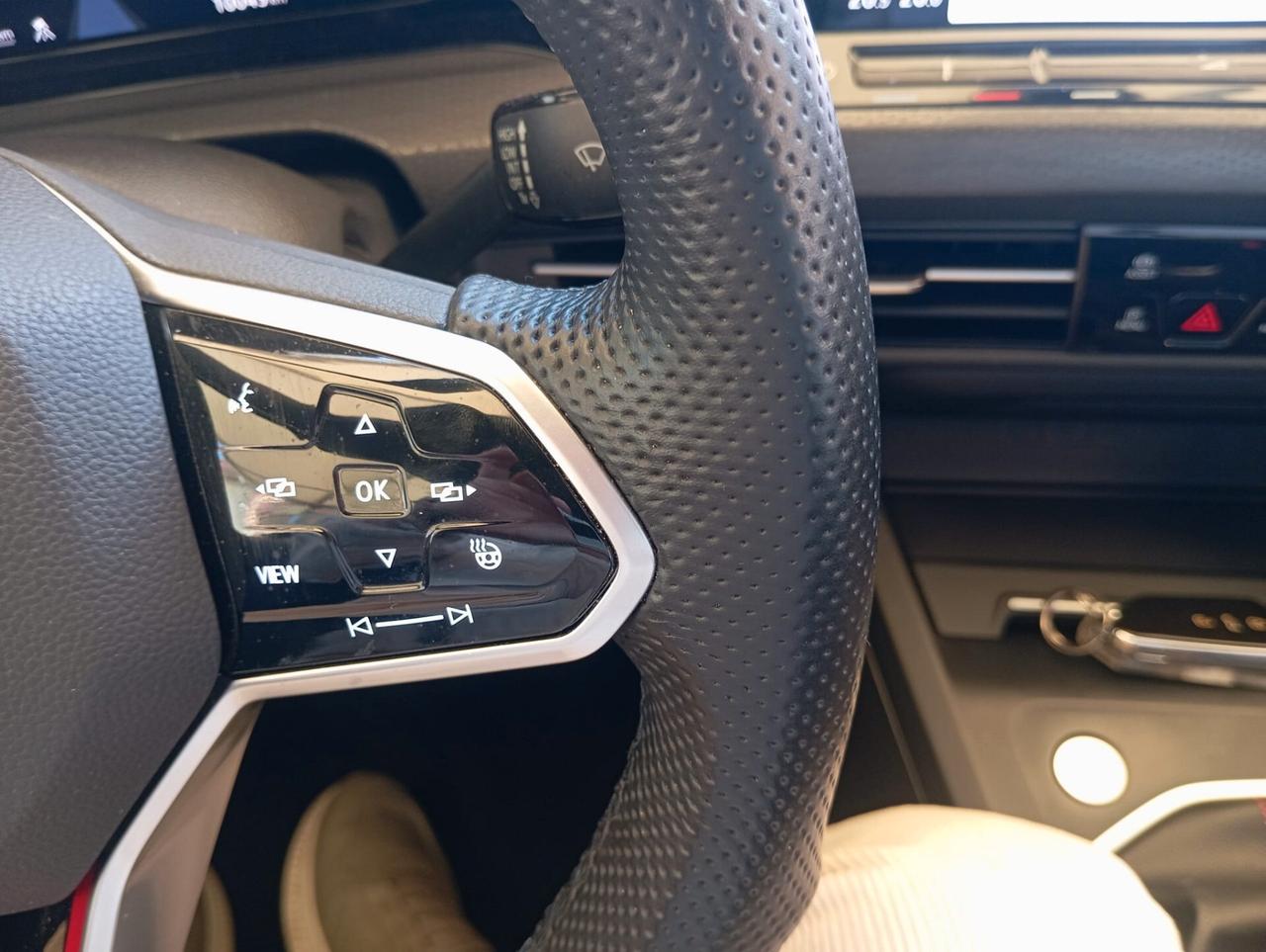 Volkswagen Golf GTI VIII 2.0 TSI