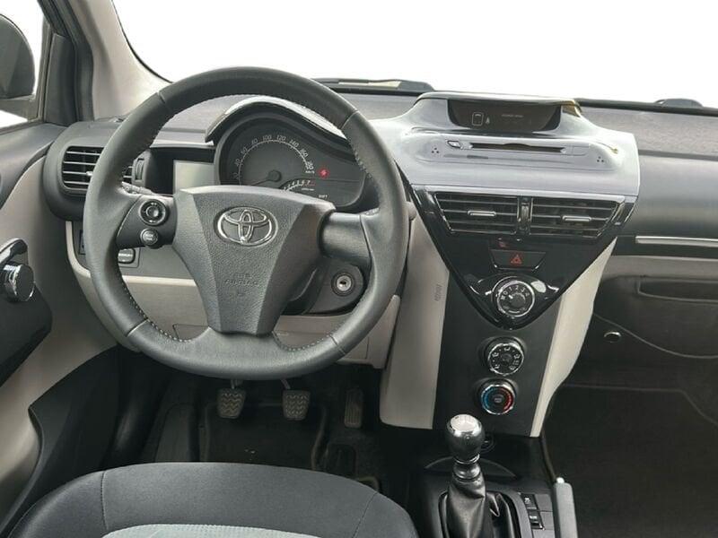 Toyota iQ 1.0 VVT-i Active