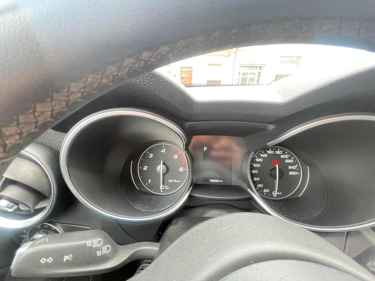 Alfa Romeo Stelvio 2.2 Turbodiesel 180 CV AT8 RWD Executive