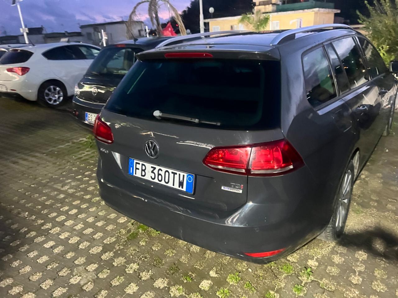 Volkswagen Golf 1.6 Tdi 105 cv Stescion anno 2016