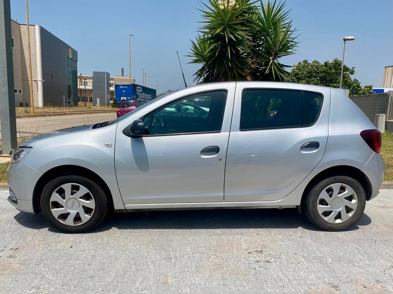 Dacia Sandero 1.5 dCi 8V 75 CV *gancio traino