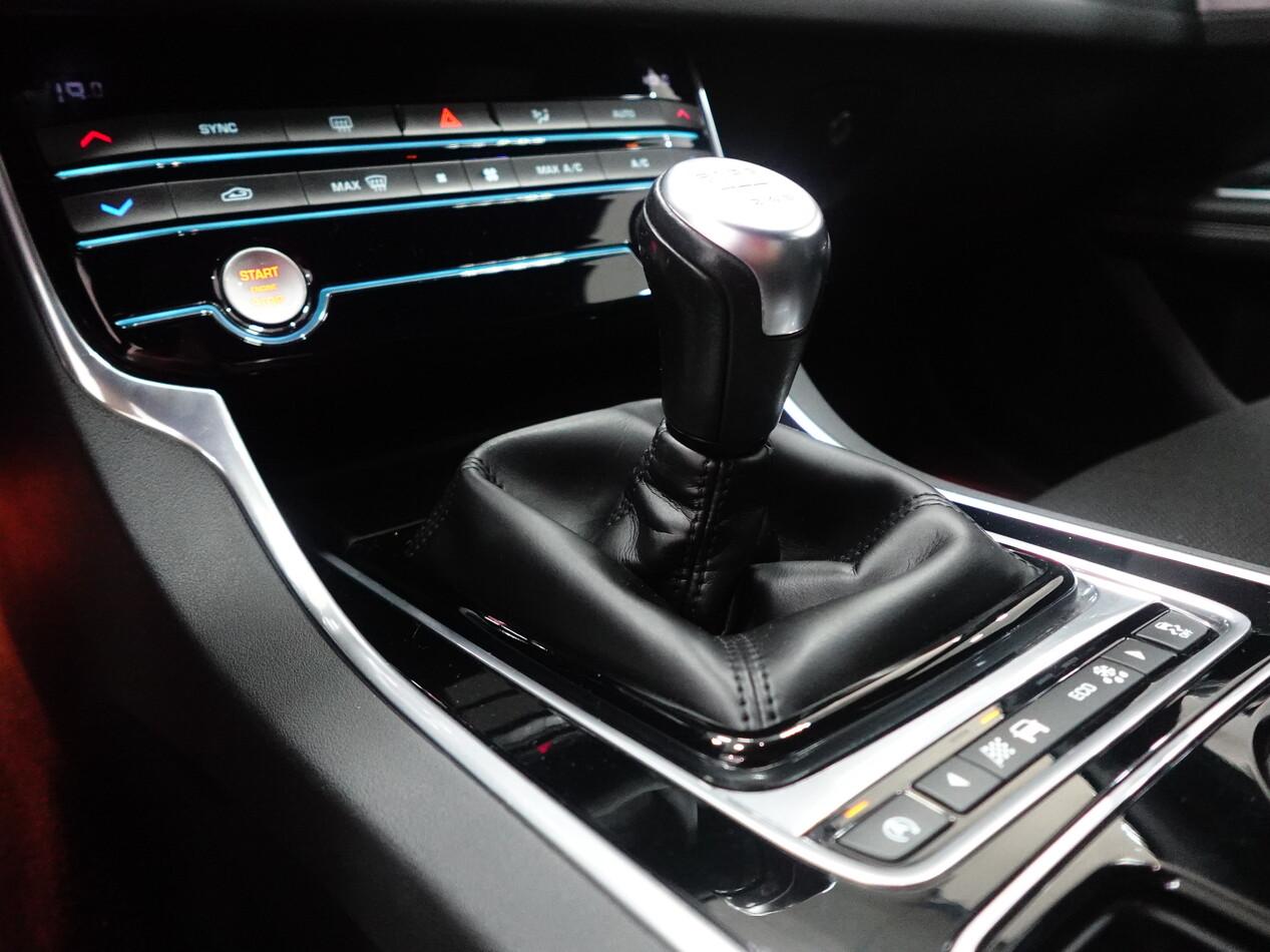 Jaguar XF 2.0d 180 CV R-SPORT